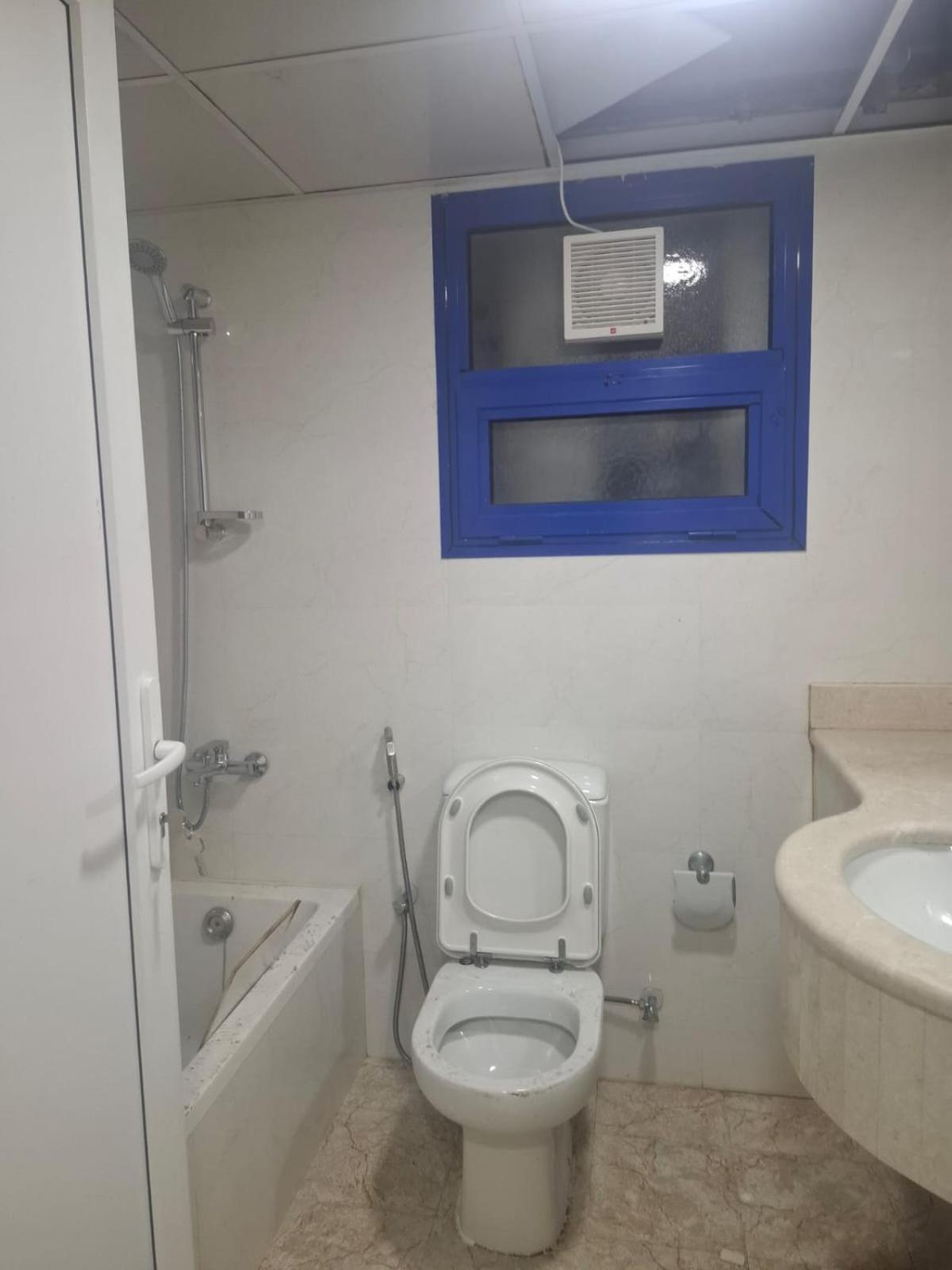 Apartamento Apartment Near The Beach In Khalidiya New Location Abu Dhabi