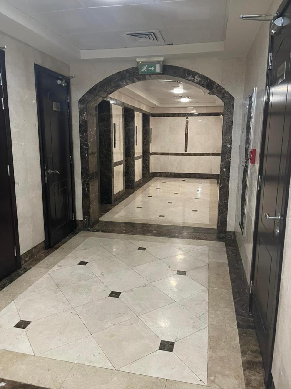 Apartment Near The Beach In Khalidiya New Location *